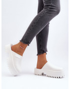 194121 Clacquettes Step in style