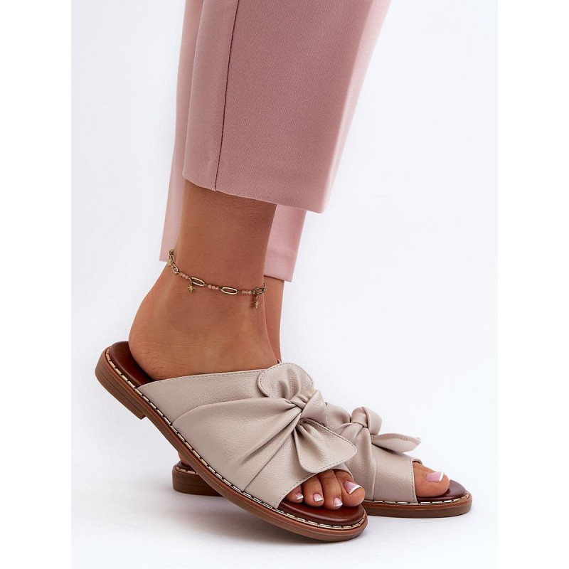196426 Clacquettes Step in style