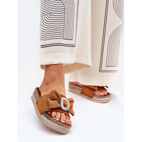 210763 Clacquettes Step in style