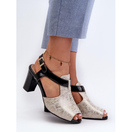 196230 Clacquettes Step in style
