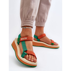198802 Cothurnes Step in style