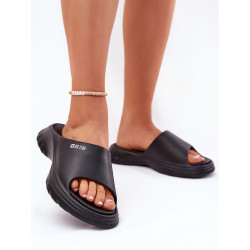 212373 Clacquettes Step in style