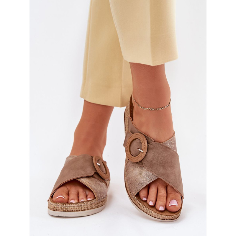 214735 Clacquettes Step in style