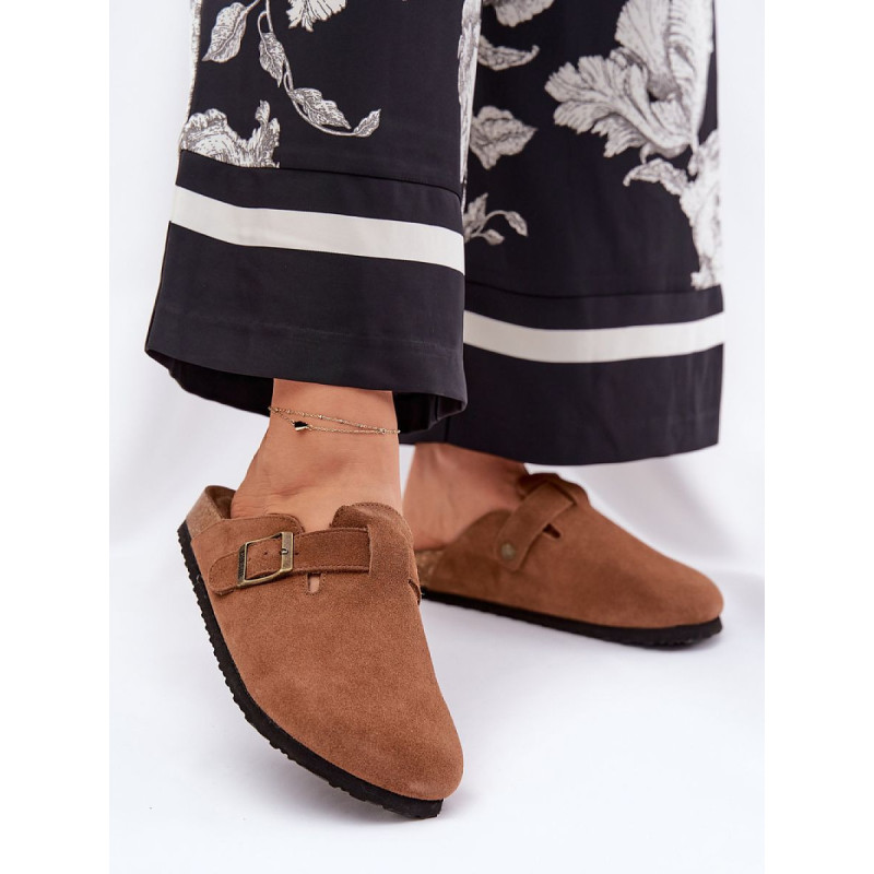 211685 Clacquettes Step in style