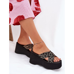210168 Clacquettes Step in style